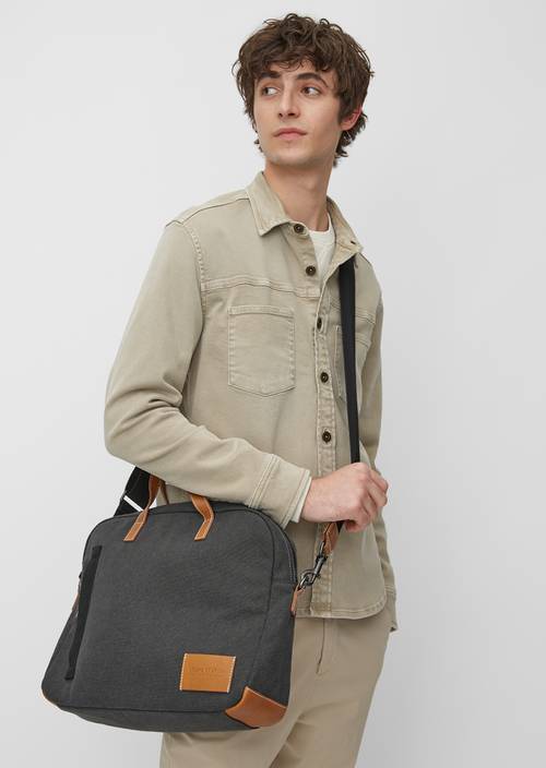 Business bag charcoal grey gedragen door model