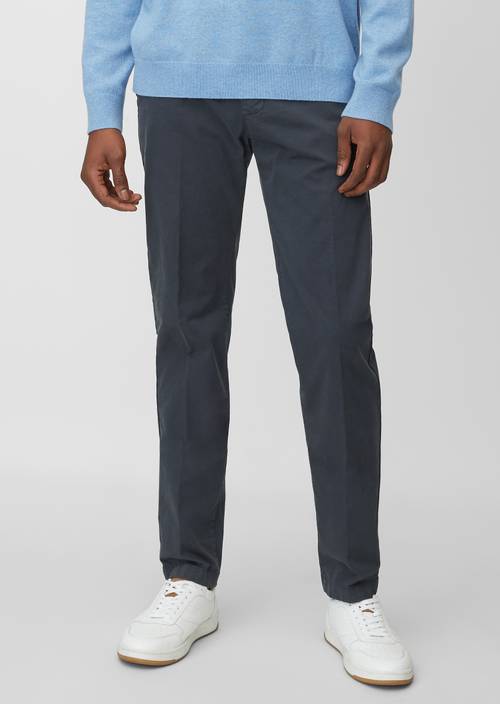 Chino Modell VERNIK regular total eclipse in Frontalansicht