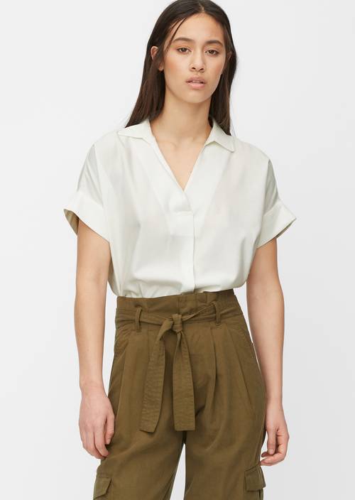 Bluse scandinavian white in Frontalansicht