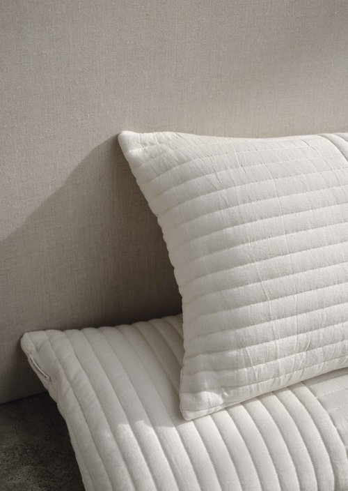 Cushion model Viosa — Natural White