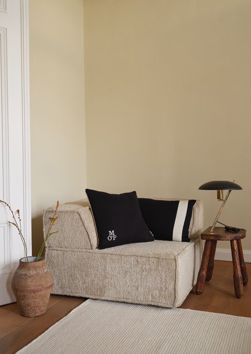 Statement decorative cushions — Black