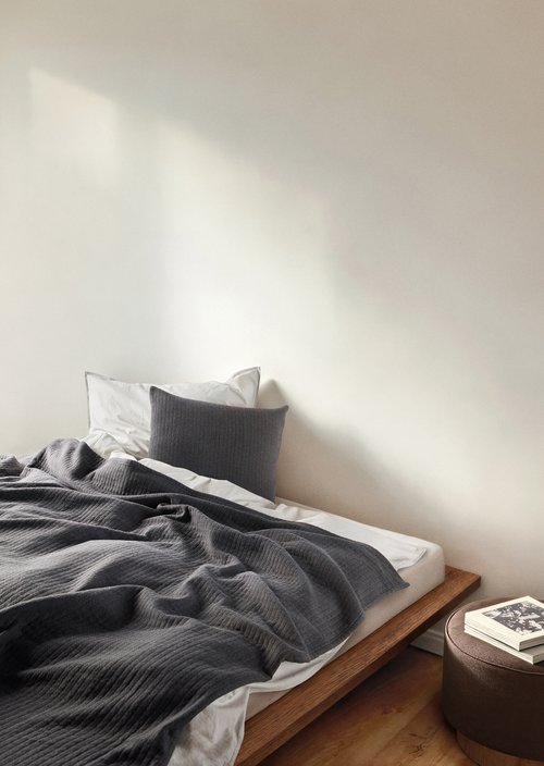 Decorative cushion model Viggo — Anthracite