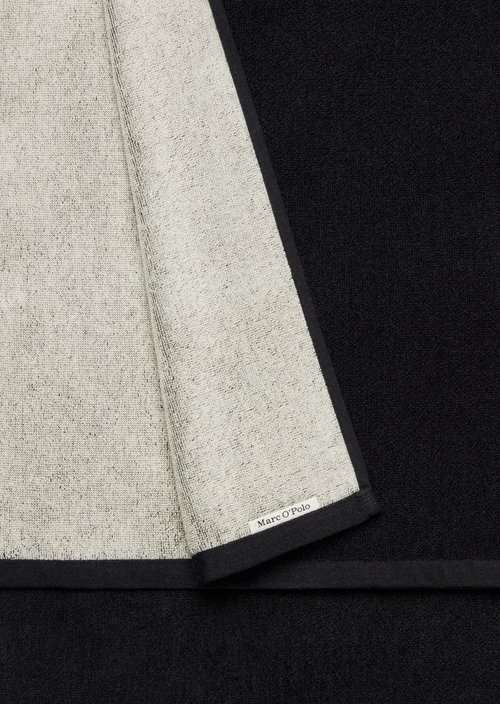 Statement beach sheet — New Black
