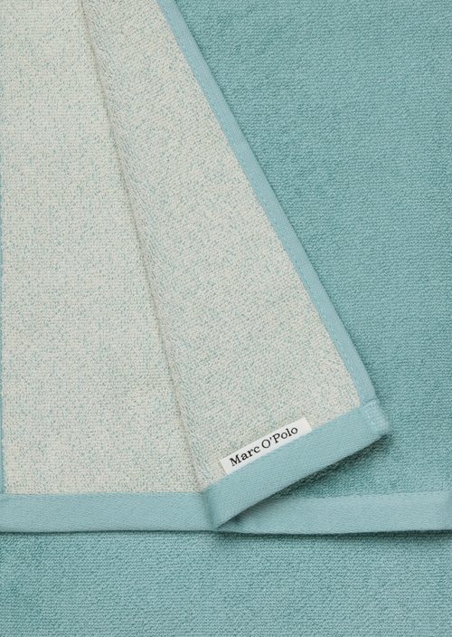 Towel Model Statement — Aquamarine