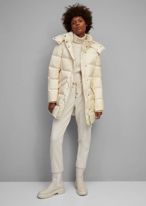 Puchowa parka puffer chalky sand w widoku z przodu