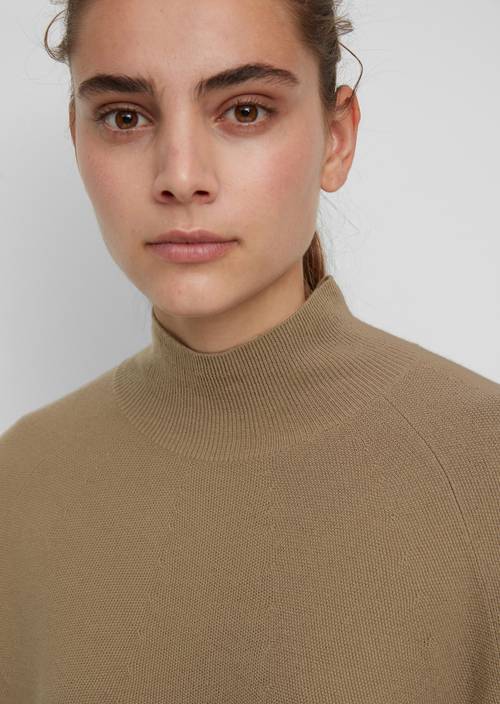 Raglan-Pullover nutshell brown in Detailansicht