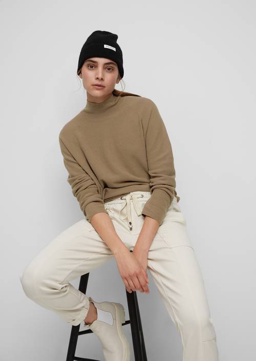 Raglan-Pullover nutshell brown in Frontalansicht