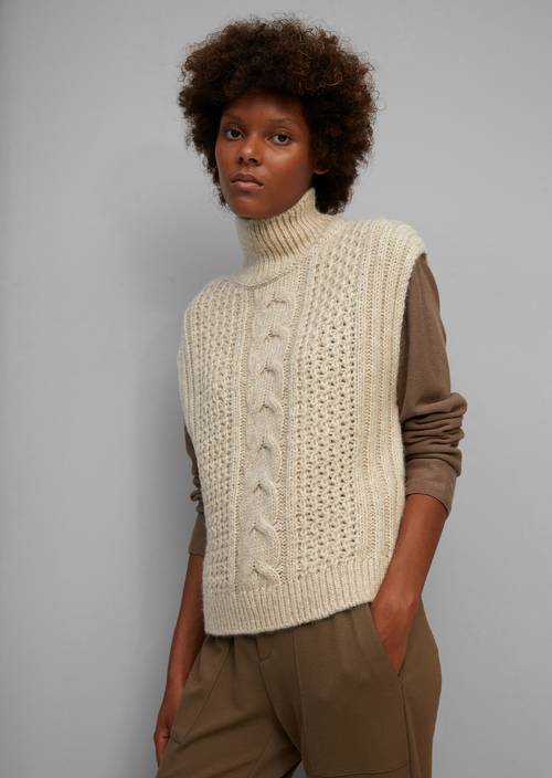 Sleeveless turtleneck jumper made from an organic cotton blend
