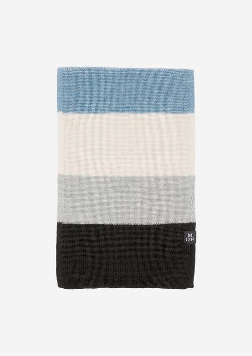 Strickschal phantom fear in Frontalansicht