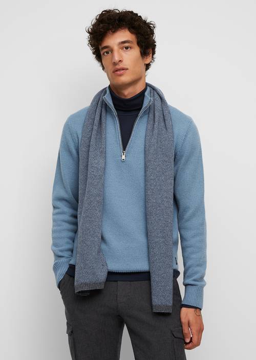 Szal multi/grey melange noszone na modelu