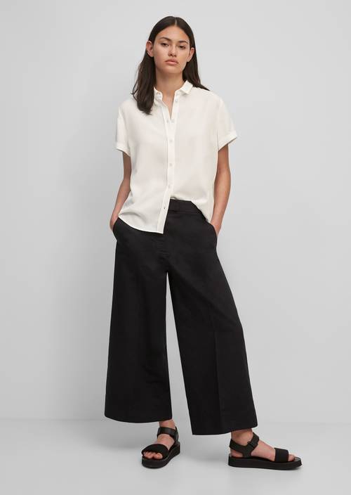 Kurzarm-Bluse scandinavian white in Frontalansicht