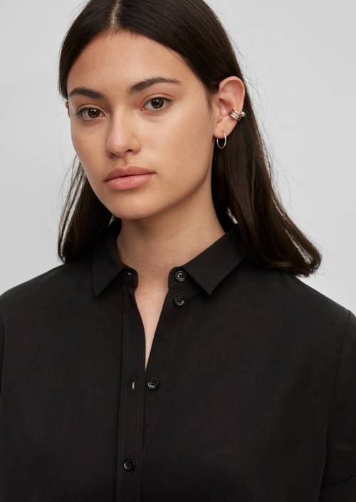 Kurzarm-Bluse black in Detailansicht