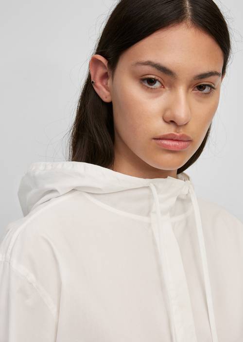 Bluse scandinavian white in Detailansicht