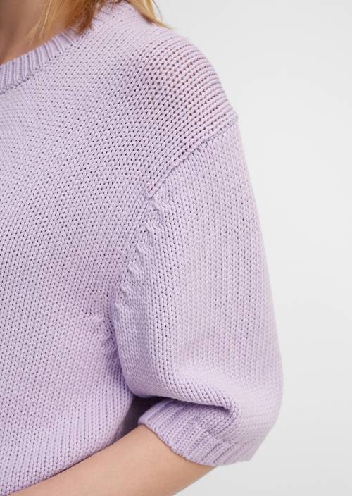 Kurzarm-Strickpullover pastel lilac in Detailansicht