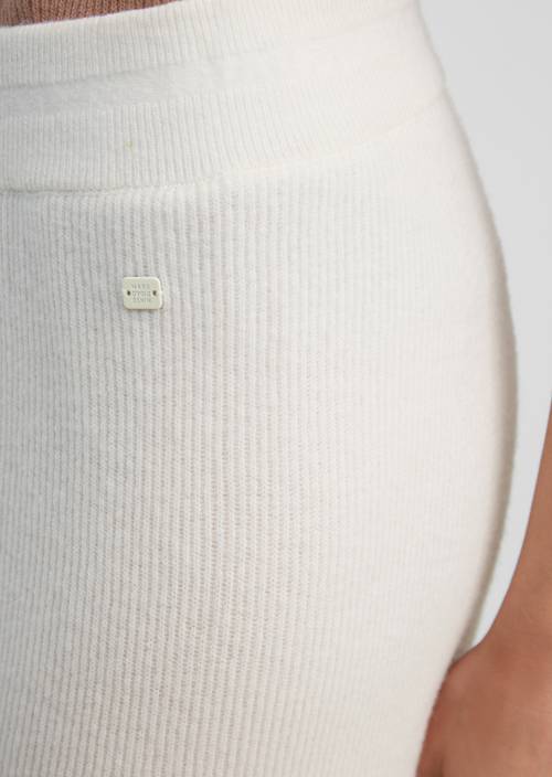 Strickhose pistachio shell in Detailansicht