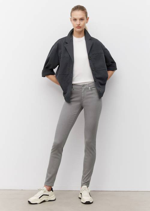 MAVAS trousers clay grey in front view