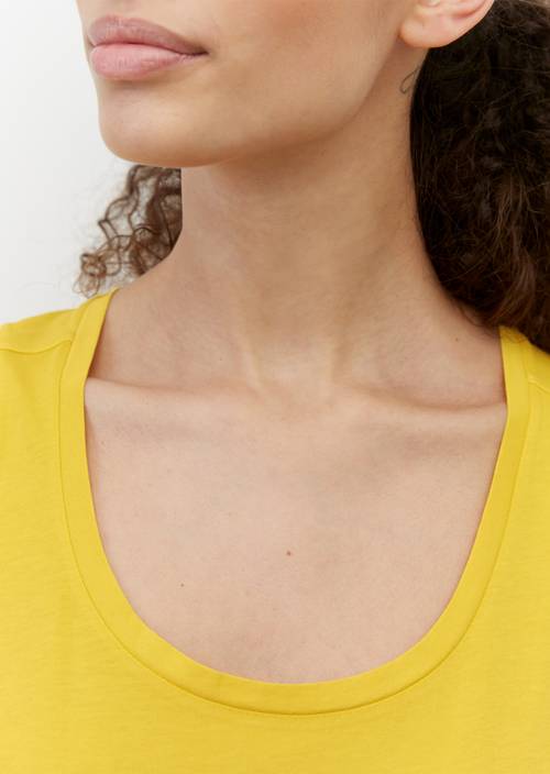 Jersey top lemon curry in detail view