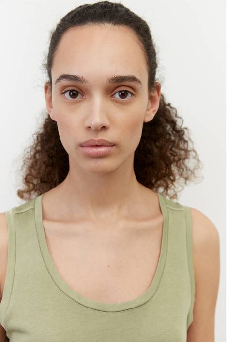 Jersey top hazy forest in detail view