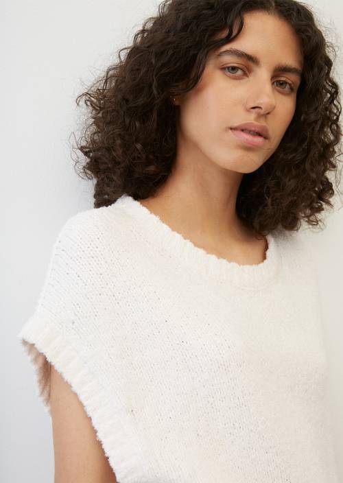 Sweter bez rękawów, fason loose salty white w widoku szczegółowym