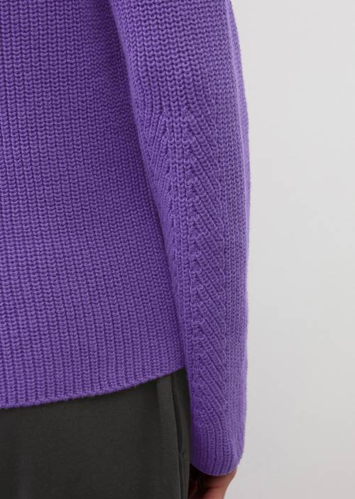 V-neck knitted jumper purple glow in detail view