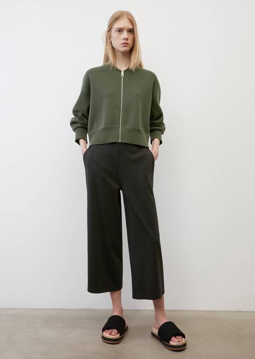 Oversized zip-up cardigan utility green in front view