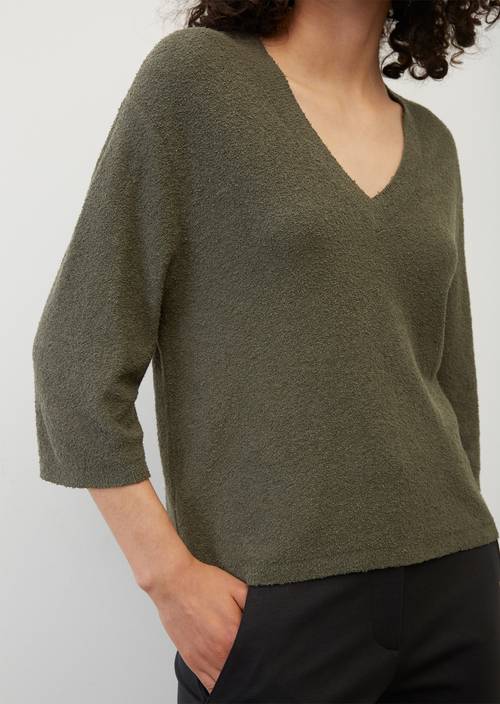 V-neck knitted jumper, regular fit olive crop in detail view