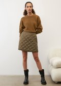 Flared quilted mini skirt made of recycled poly fabric - brown