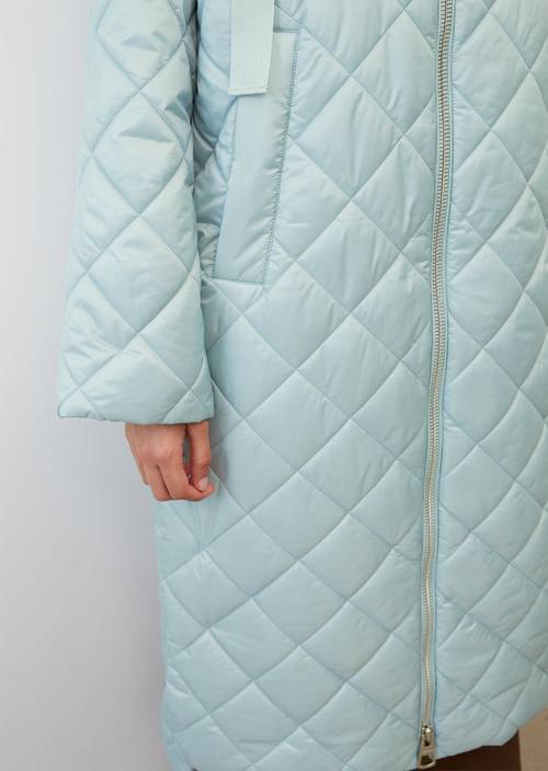 Pikowany płaszcz z kapturem, fason loose frozen blue w widoku szczegółowym