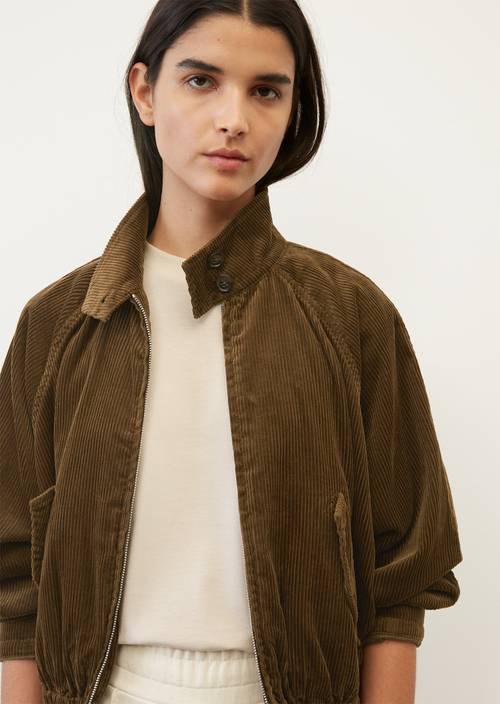 Blouson court léger en velours côtelé dark walnut en vue détaillée