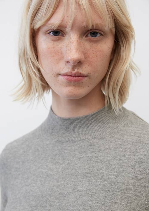 Pull-over en maille douce cloudy grey melange en vue détaillée