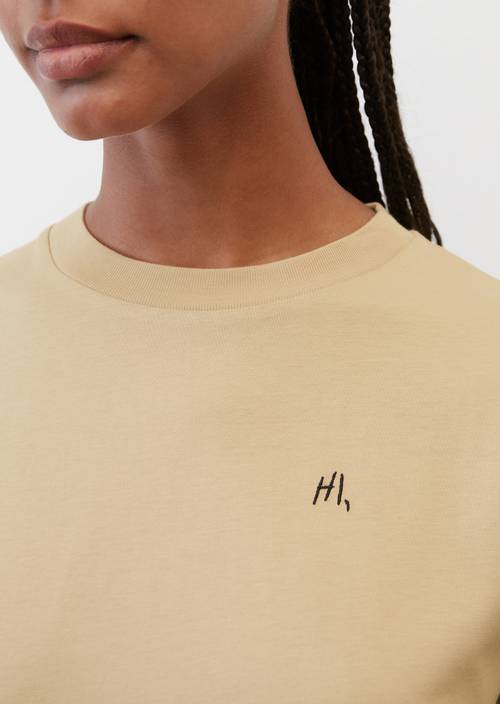 T-shirt in jersey pesante frosty sand in vista dettagliata