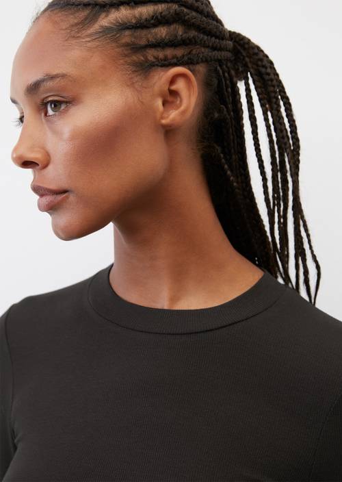 Camiseta de manga larga con cuello redondo black en vista detallada