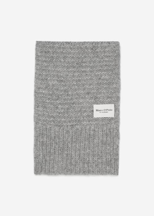 Chunky knit scarf shaded grey melange in front view