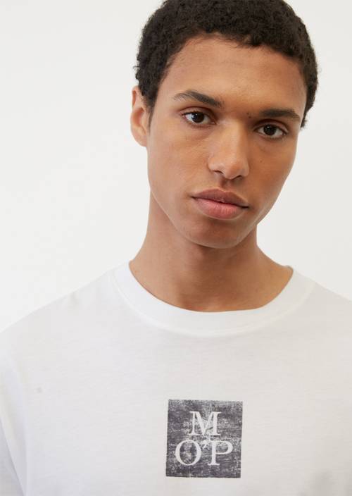 Basic-T-Shirt regular white in Detailansicht