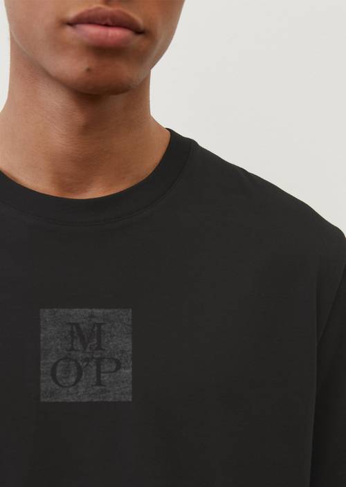 Basic-T-Shirt regular black in Detailansicht