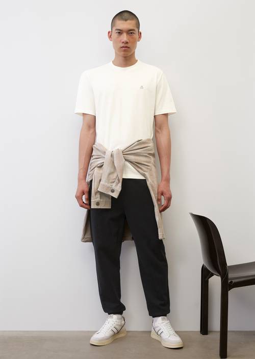 Basic T-shirt regular egg white in vooraanzicht