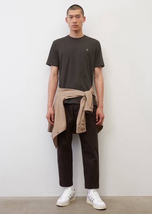 Basic T-shirt regular midnight oil in vooraanzicht