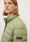 Lightweight quilted jacket made of recycled fabric - green