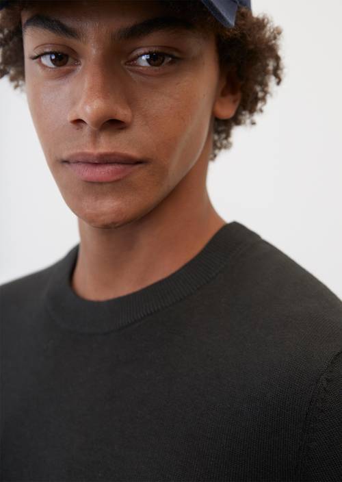 Jersey ligero de manga larga black en vista detallada