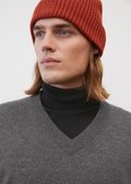 Lambswool V-neck jumper, regular fit in a blend of soft new wool