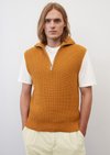Sleeveless zip-neck jumper in a regular fit made of a cotton