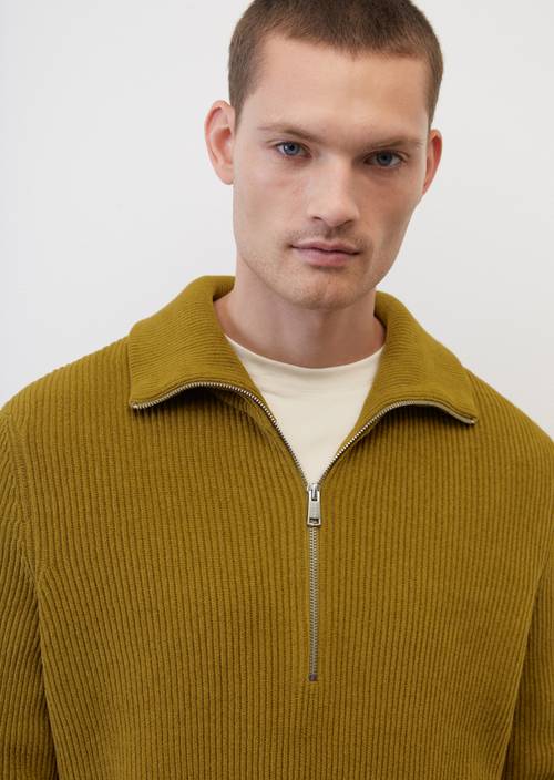 Jersey de chenilla con cuello de cremallera y corte holgado weathered oak en vista detallada