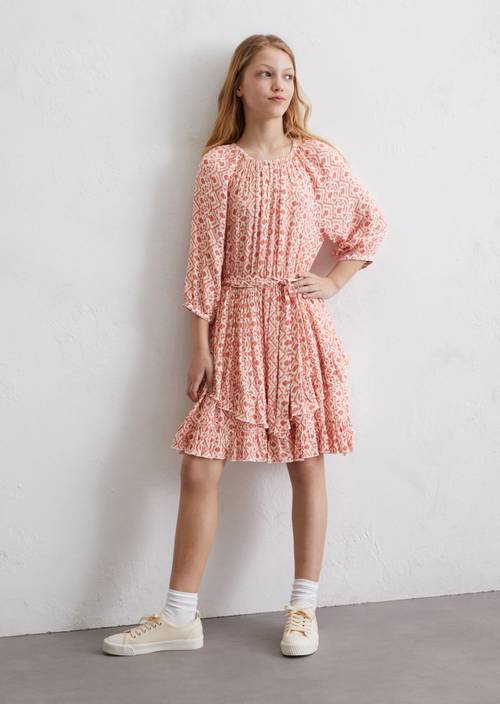 Getailleerd jurkje voor tieners/meisjes gemaakt van getextureerde