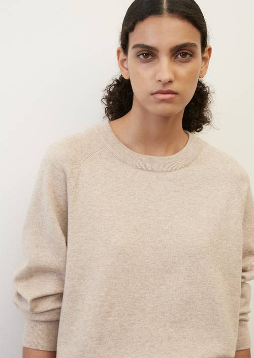 Basic round neck knitted jumper in soft blended new wool beige