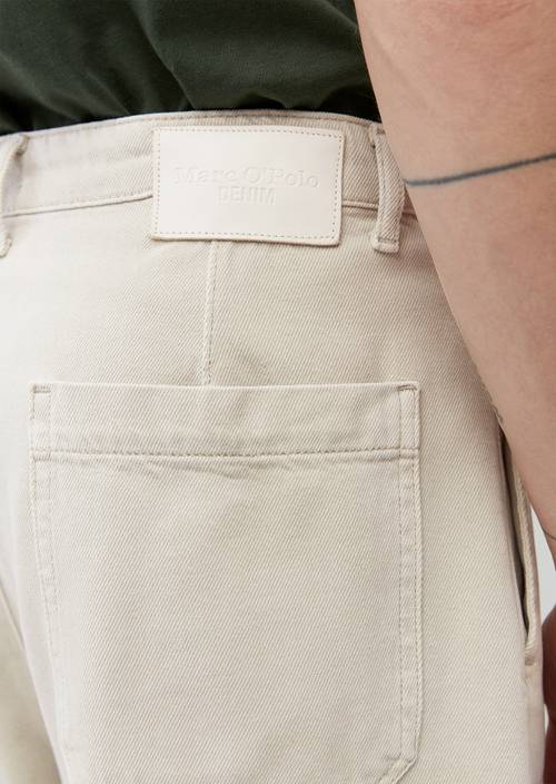 Tapered BJARNE jeans greyish sand in vista dettagliata