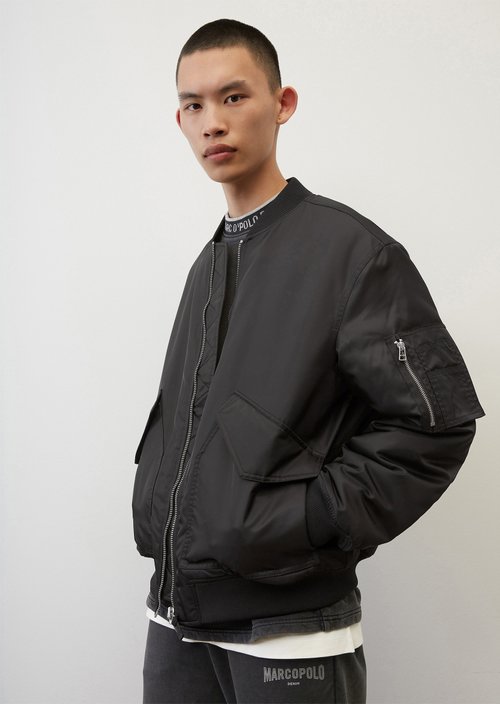 Giacca bomber in nylon lucido e riciclato nero Giacche bomber