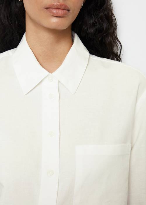 Blusa relajada Silky White en vista detallada