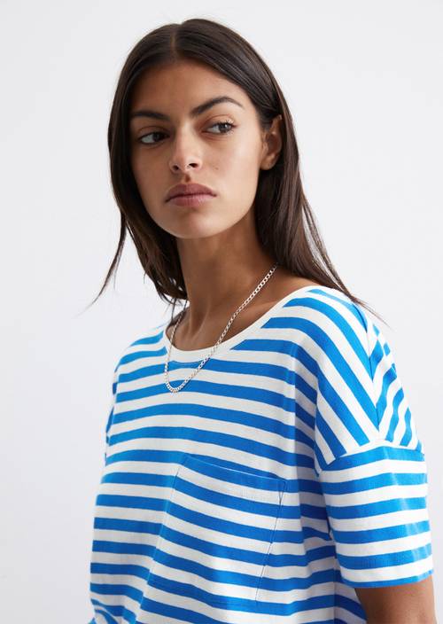 Gestreiftes T-Shirt oversize Medium Blue in Frontalansicht