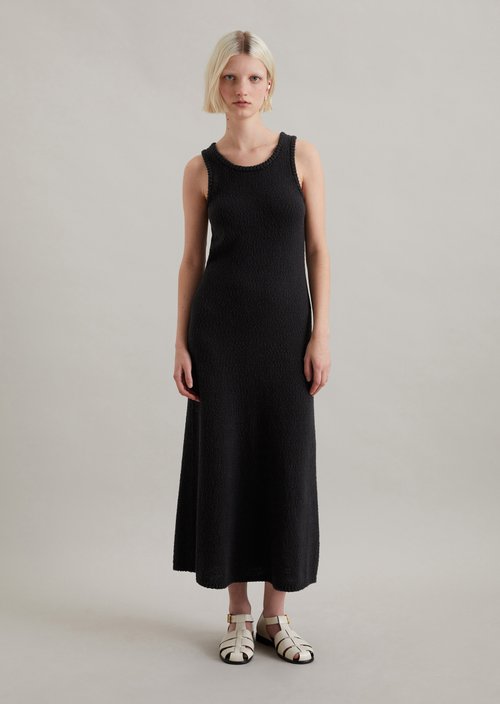 Relaxed sleeveless knit dress — Black