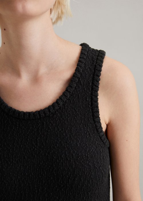 Relaxed sleeveless knit dress — Black